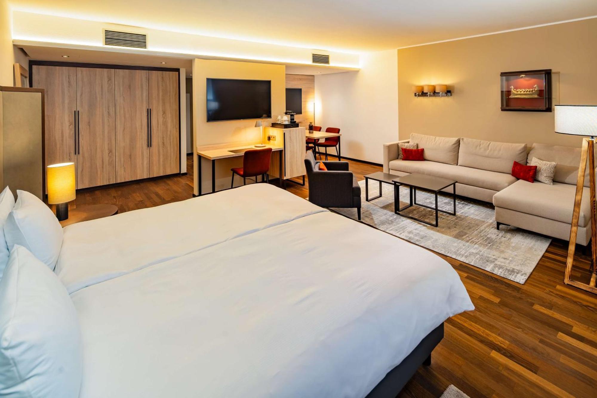 Junior Suite,1651728354:JPEG